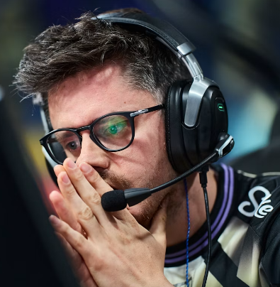 Dan "apEX" Madesclaire